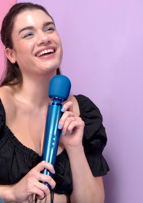 Le Wand Rechargeable Massager Blue